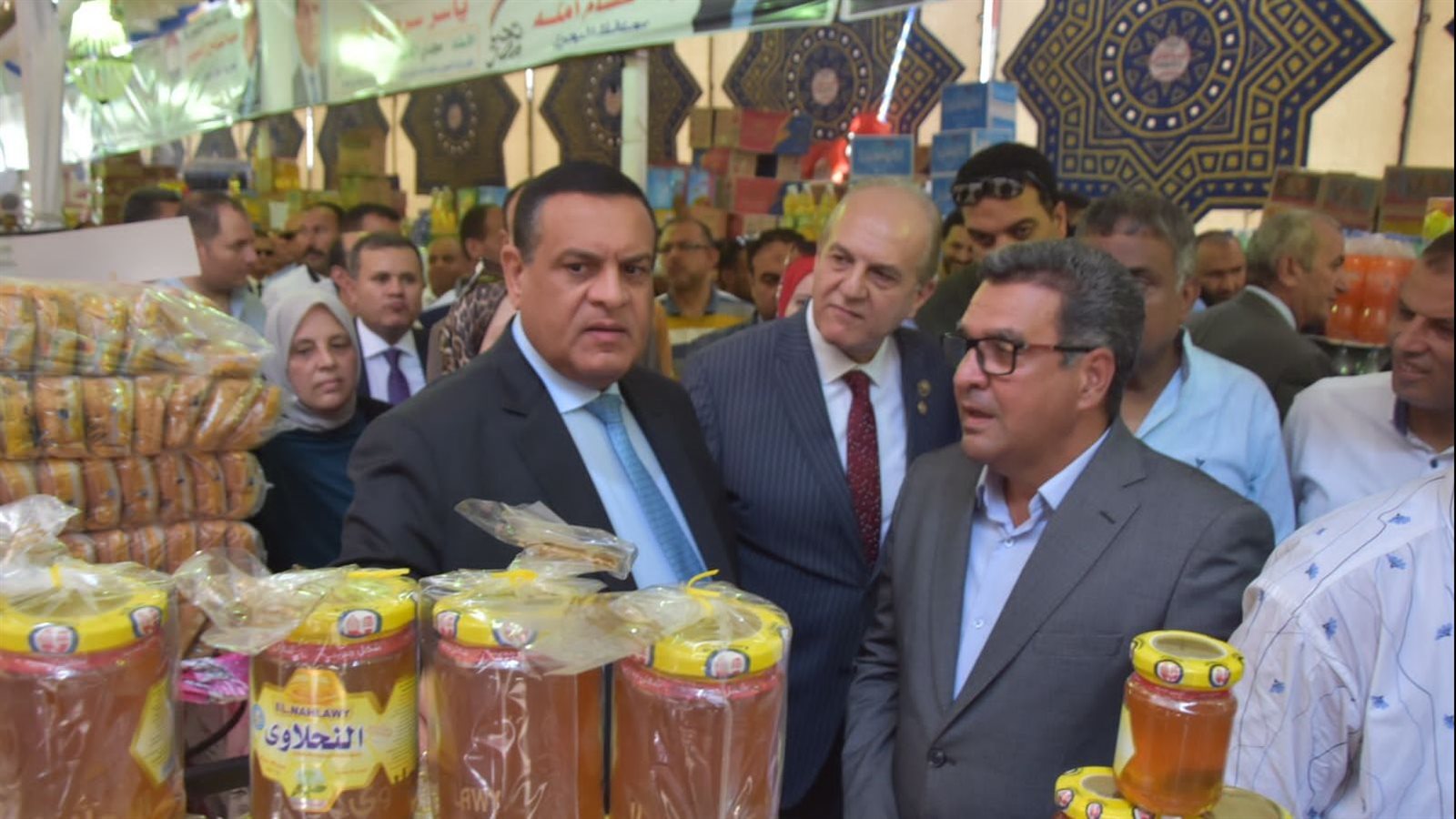 محافظ البحيرة