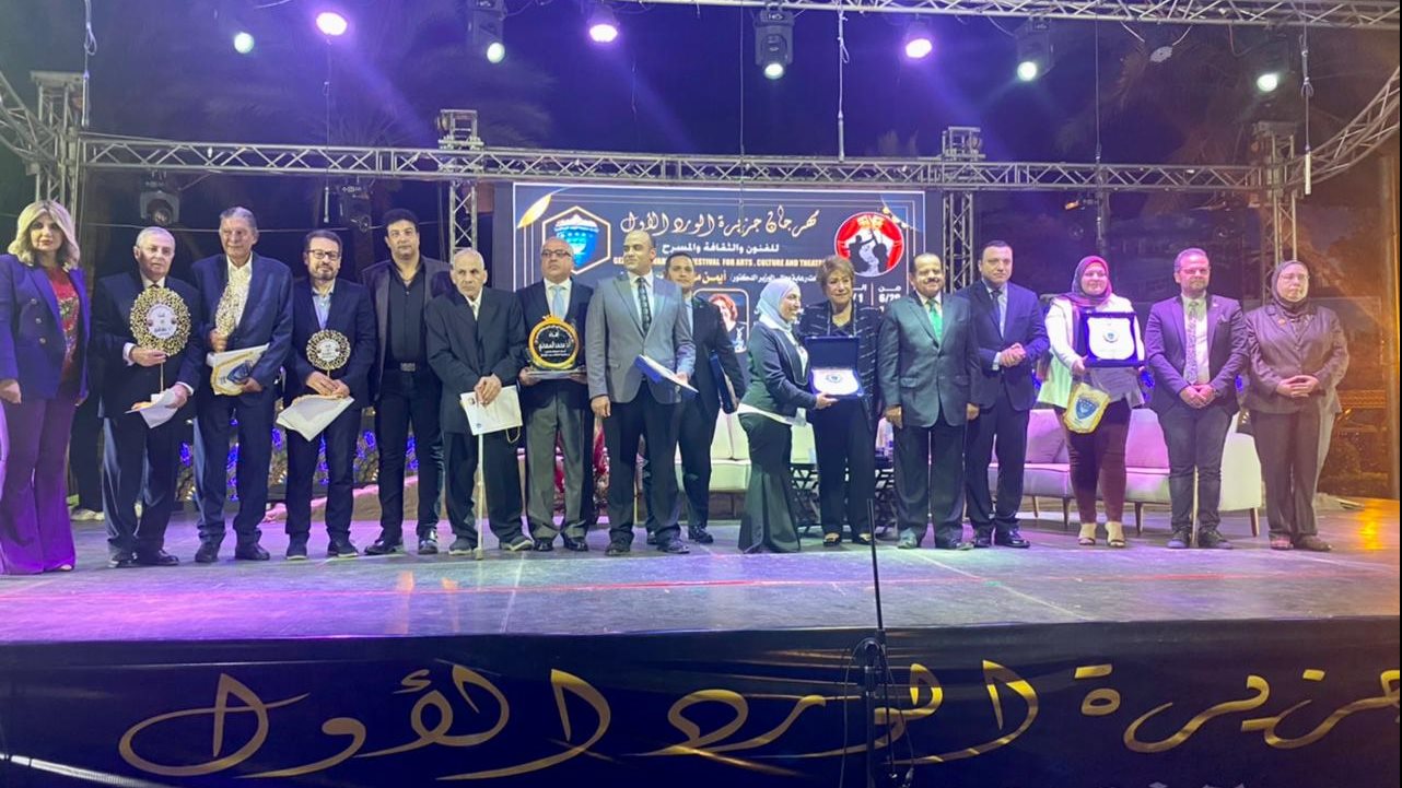 تكربم الفنانه سميحه ايوب تكربم الفنانه سميحه ايوب