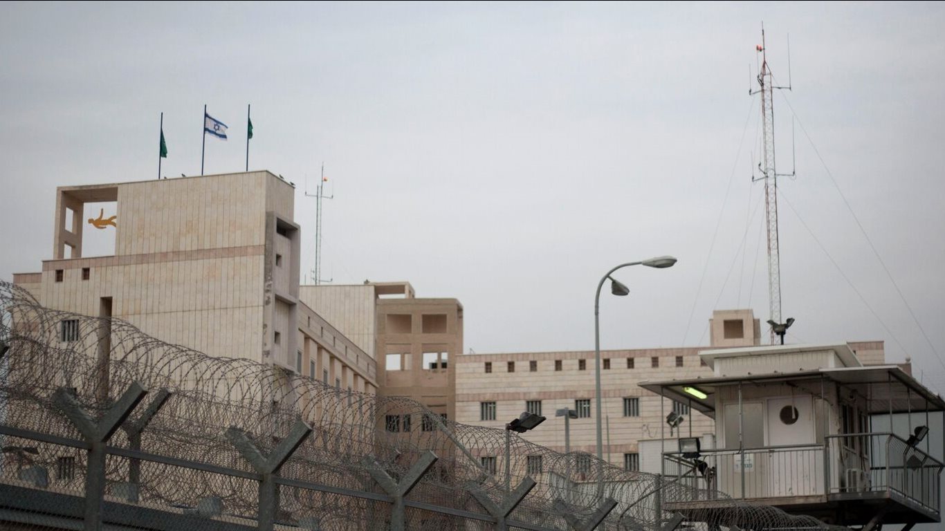 الخارجية الفلسطينية تطالب بتحقيق دولي بعد وفاة أكبر الأسيرات