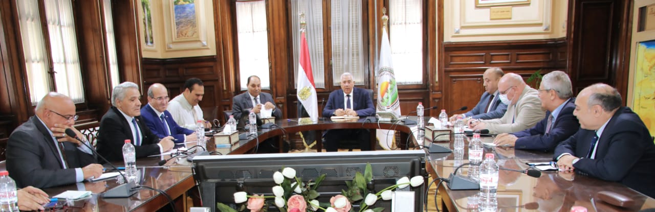 اجتماع وزير الزراعة اليوم