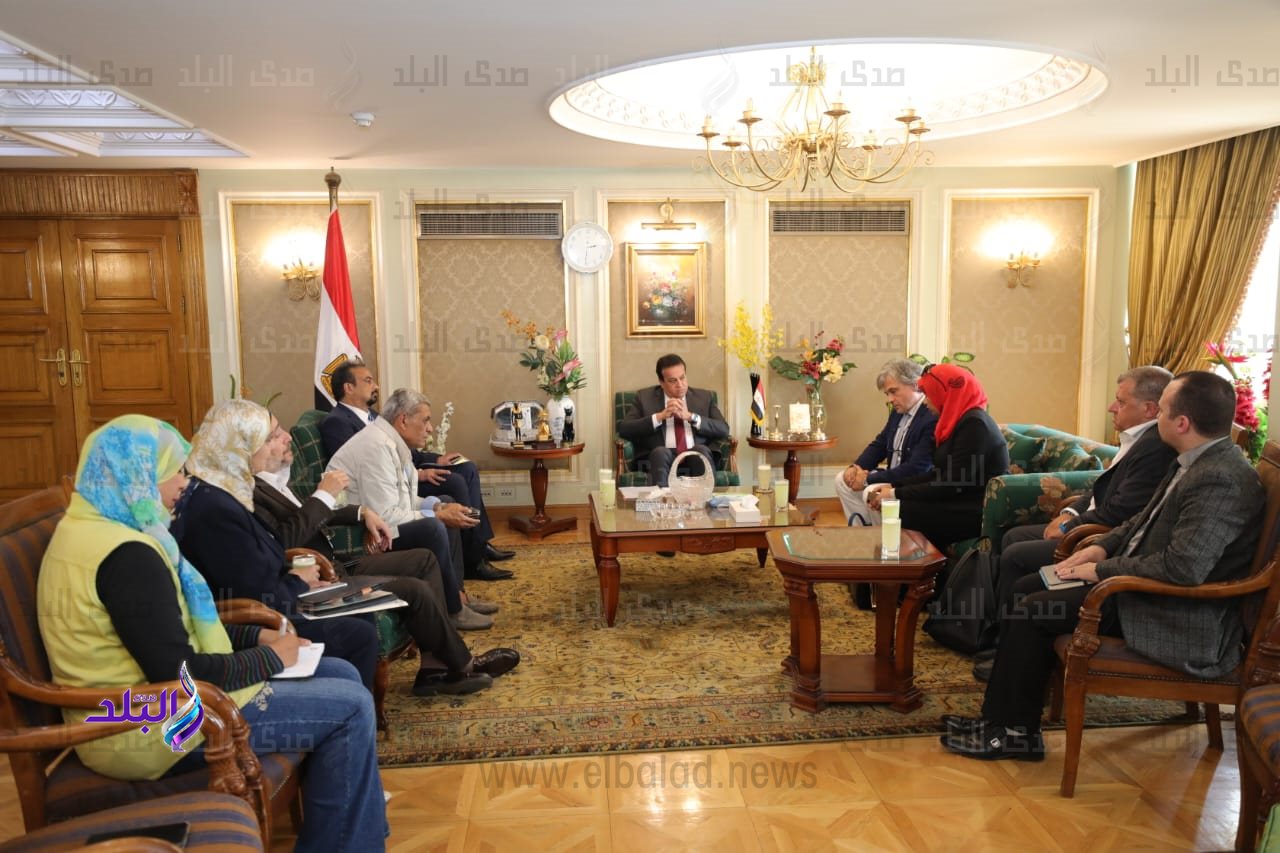وزير الصحة يستقبل وفد إحدى الشركات الإيطالية