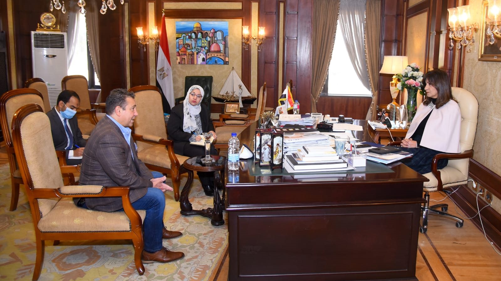 وزيرة الهجرة
