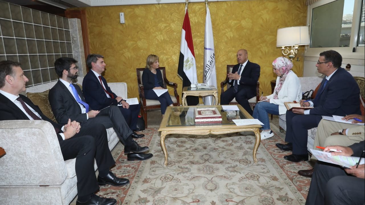 وزير النقل وفد البنك الأوروبي للاستثمار EIB