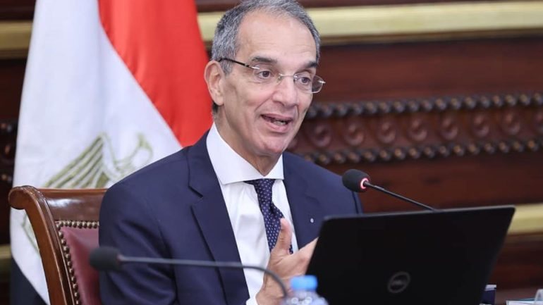 وزير الاتصالات 