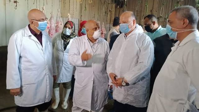  محافظ القاهرة يتفقد مجازر العاصمة 