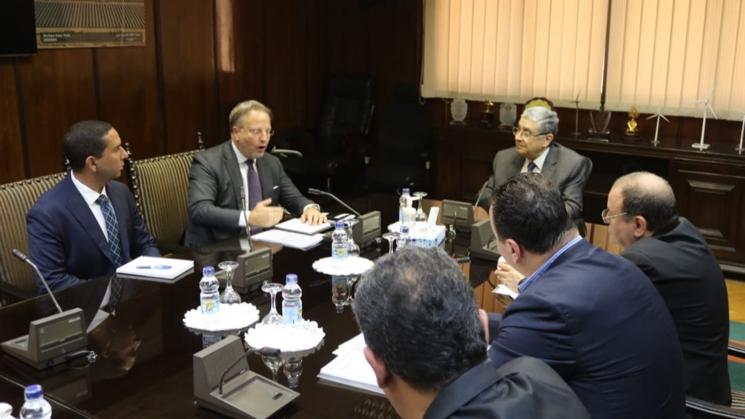 وزير الكهرباء 