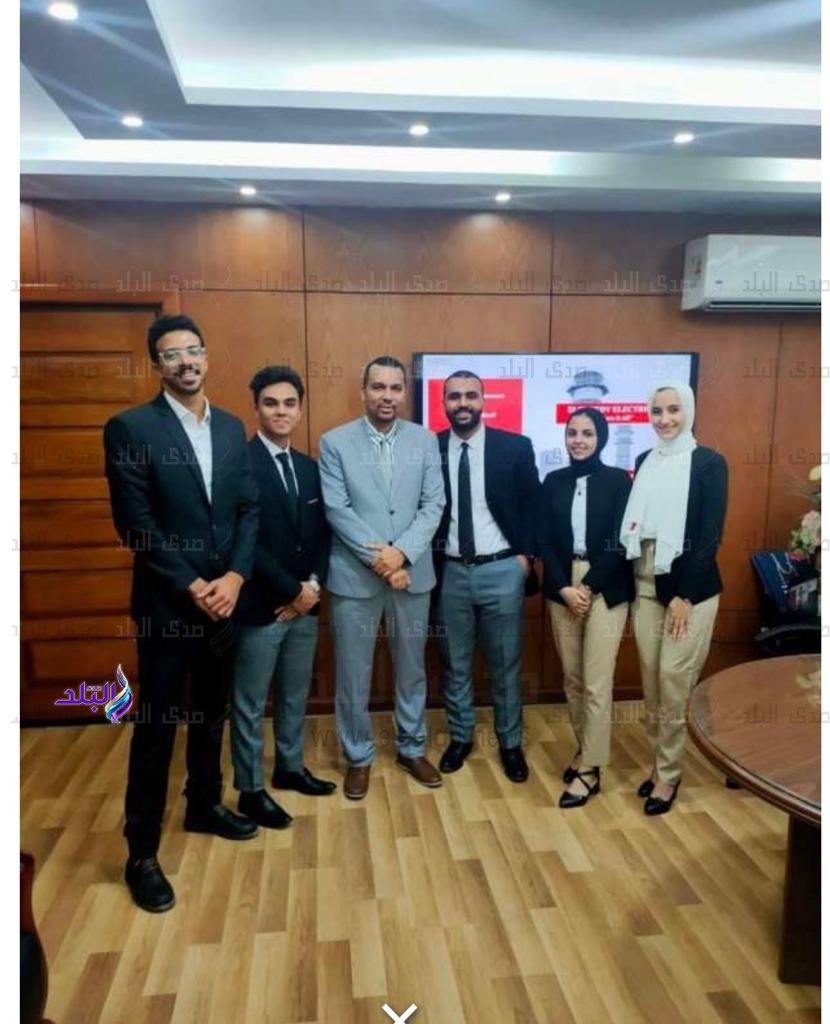 مناقشة مشروع التخرج بجامعة حلوان