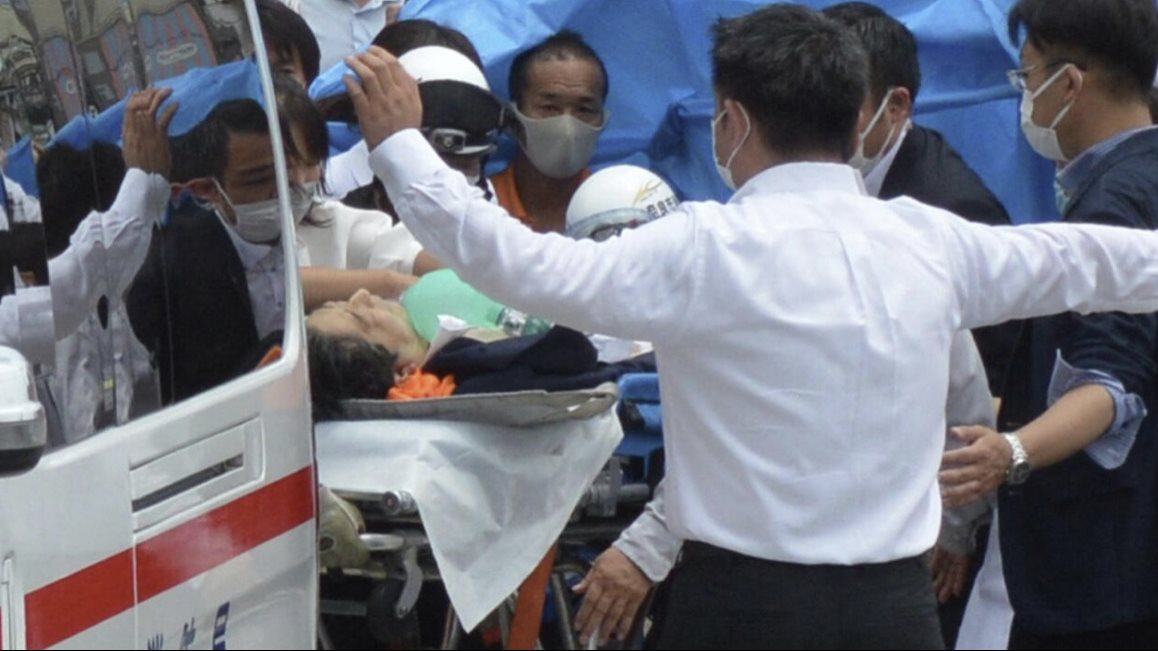 الشرطة اليابانية تعثر على متفجرات بمنزل المجرم الذي اغتاله 