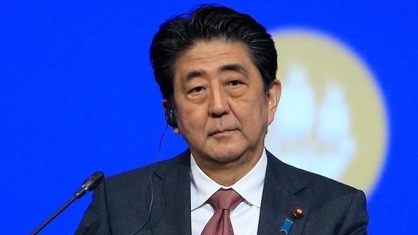 الين يرتفع مقابل الدولار بعد مقتل رئيس الوزراء السابق شينزو