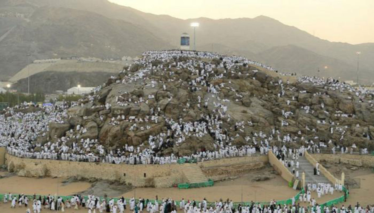 ماذا يوجد فوق جبل عرفة 