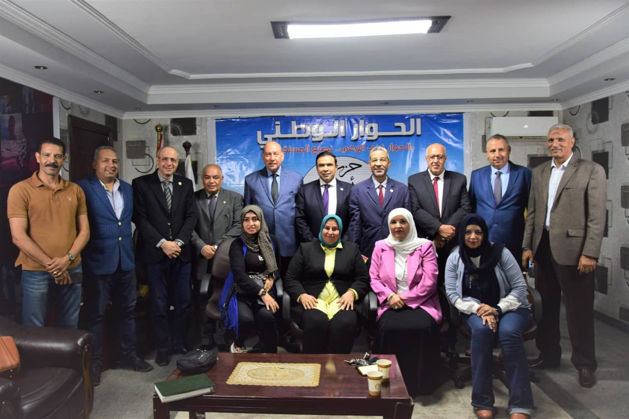 حلقة نقاشية لحزب أبناء مصر