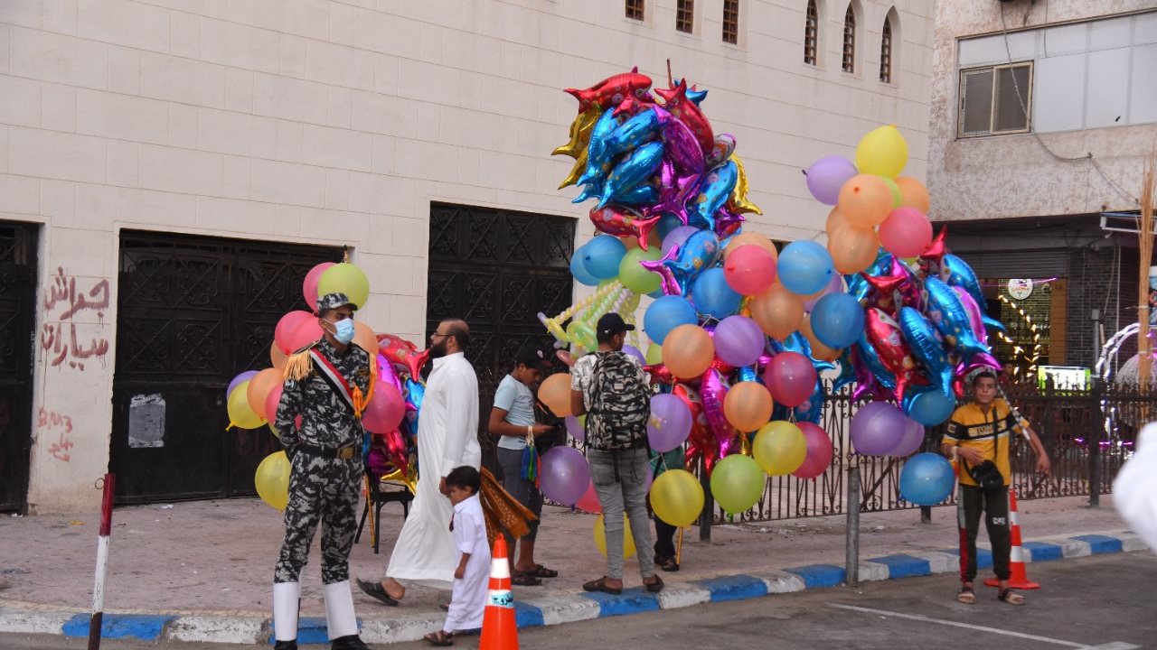 اقبال كبير على كورنيش مطروح