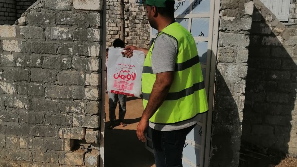 توزيع اللحوم 