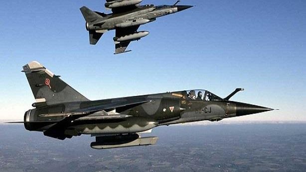 قاعدة لسلاح الجو الملكي البريطاني تعلق الرحلات الجوية