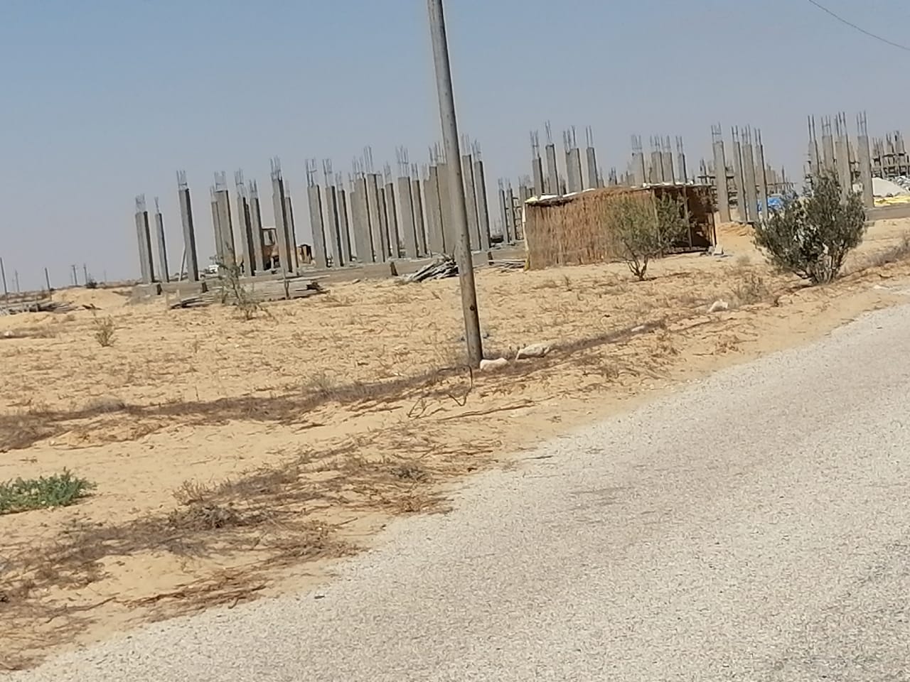 بناء ٢٥ منزل بقرية الظهير جنوب الشيخ زويد