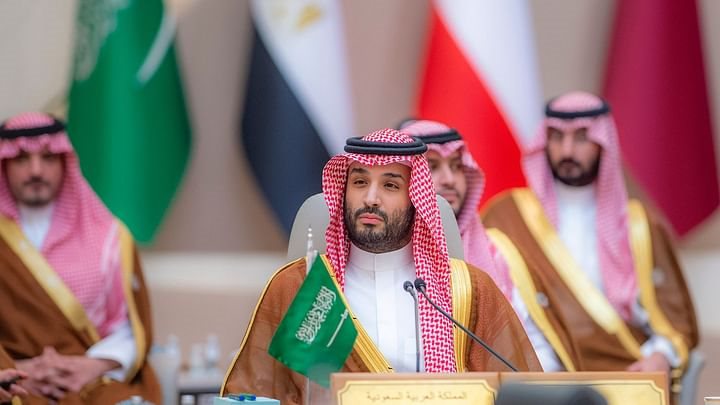 محمد بن سلمان محترف بالكاراتيه.. مدرب ولي العهد يثير تفاعلا 