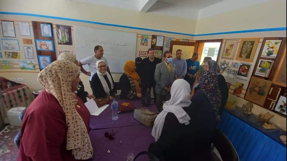 محافظ شمال سيناء مع هيئة التدريس بالعريش