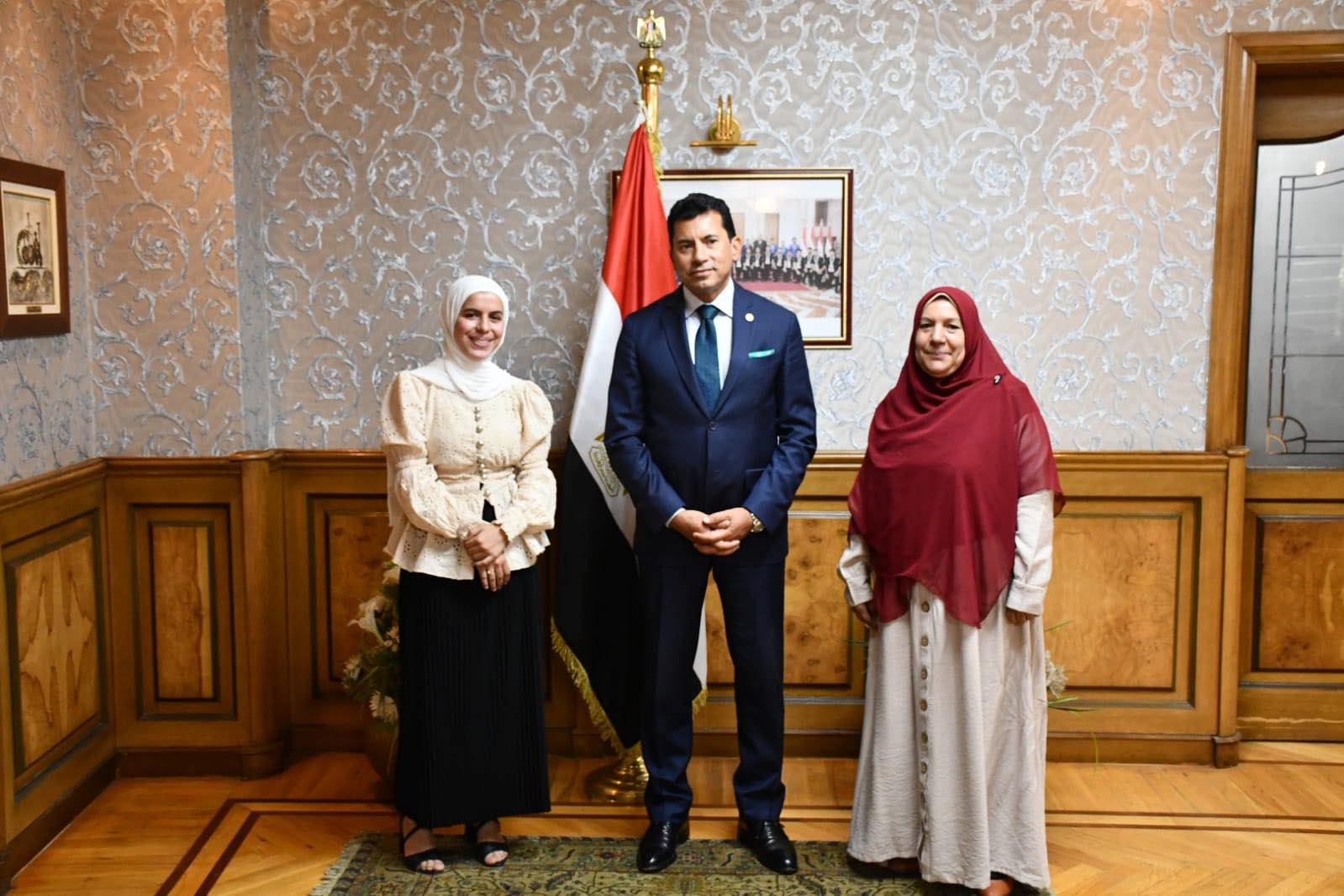 وزير الشباب يُكرم جهاد أحمد 