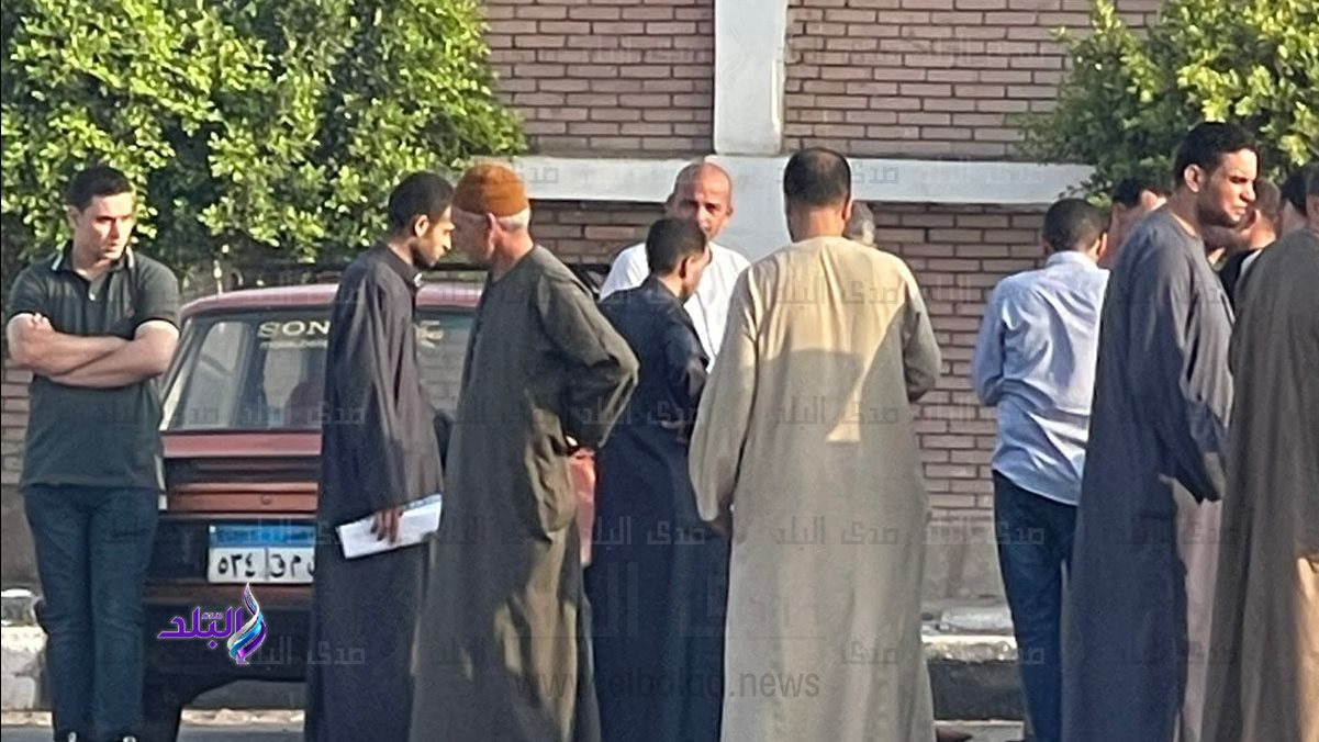 أسرة الصيدلي المقتول في السعودية أمام مطار القاهرة
