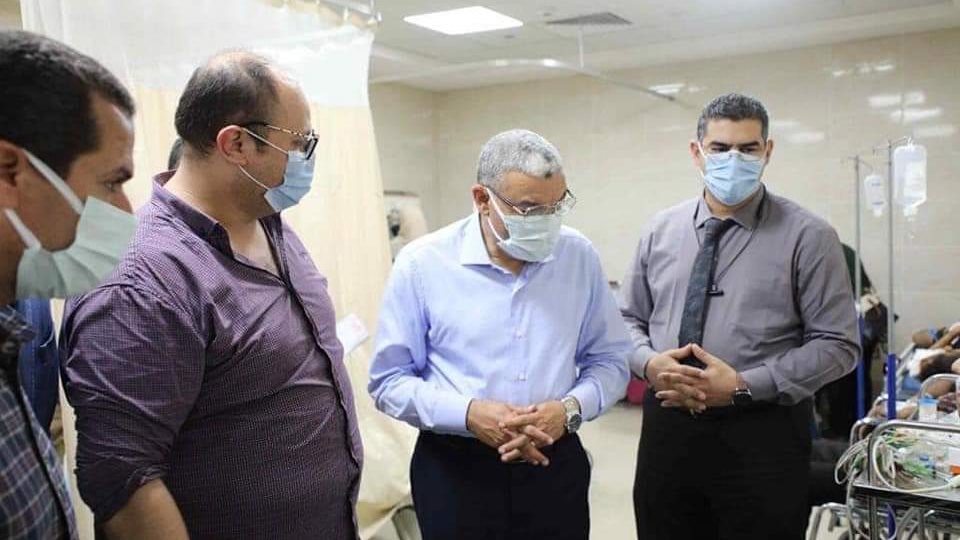 محافظ المنيا يزور المصابين فى الحادث محافظ المنيا يزور المصابين فى الحادث