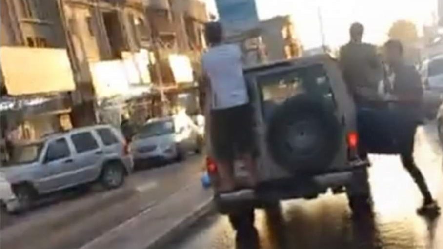 ليبيون يجبرون المصريين على اغلاق محالهم في البيضاء