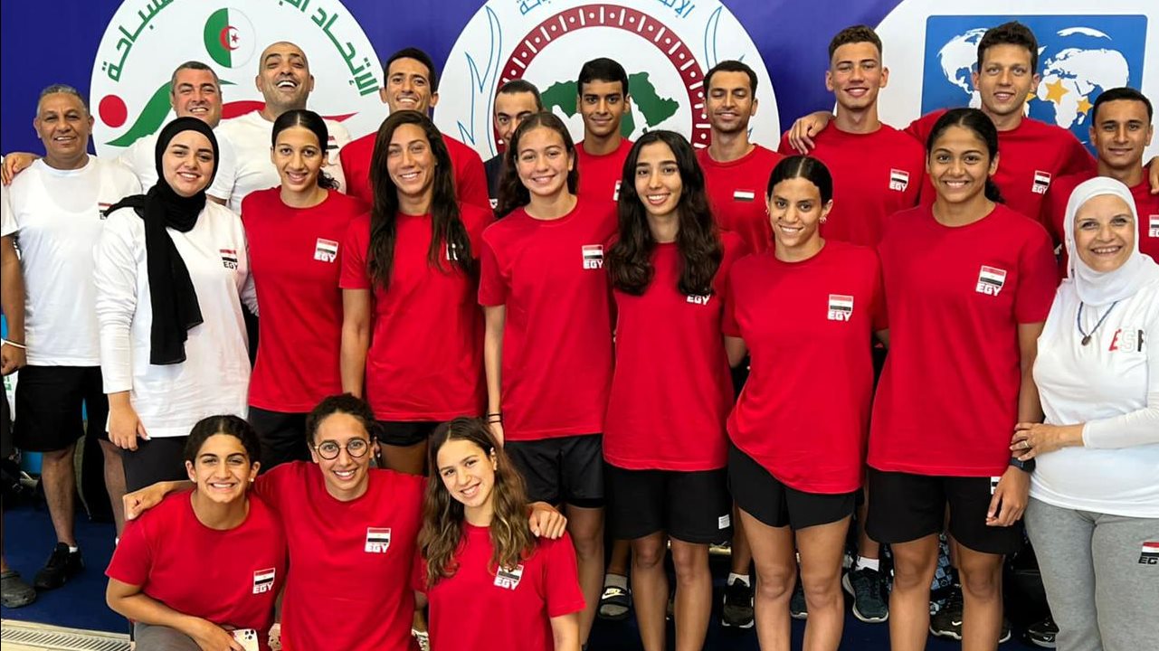 منتخب السباحه