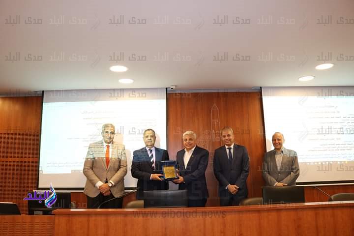 الحاصلين على جوائز الجامعة التقديرية والتشحيعية