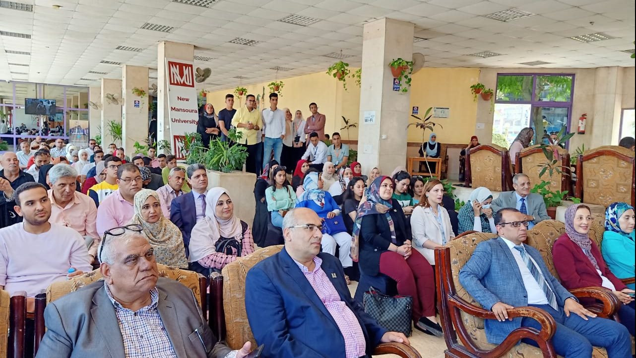 صورة من الافتتاح