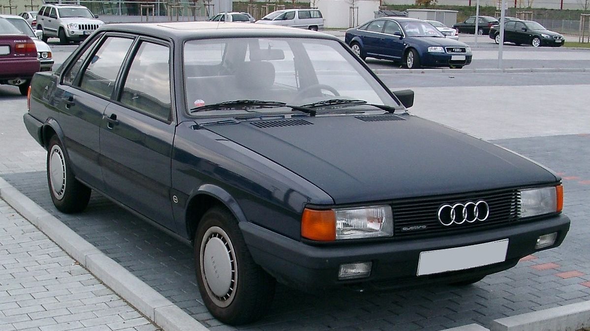 سيارة أودي 80 موديل 1983