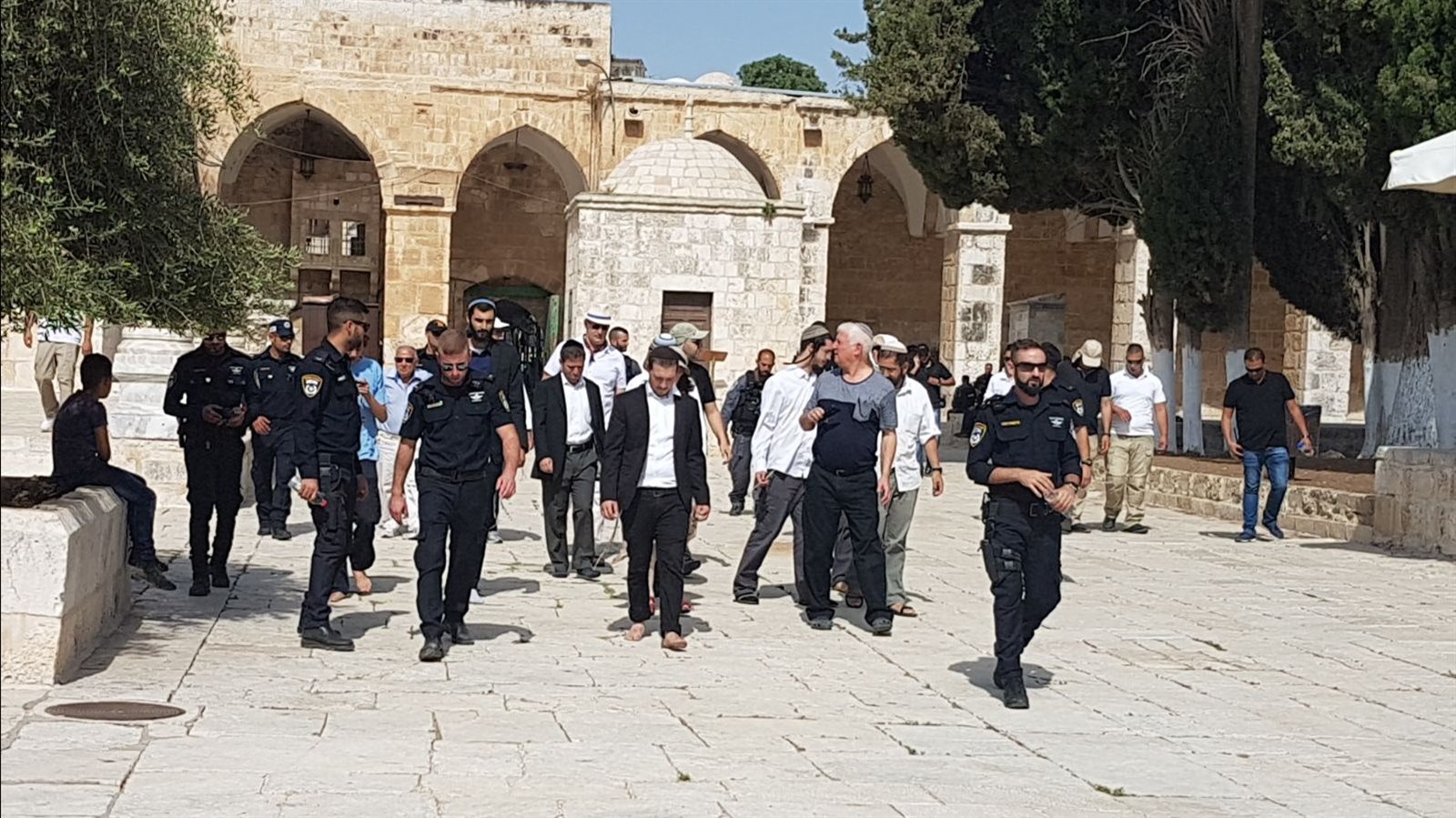 عشرات المستوطنين الإسرائيليين