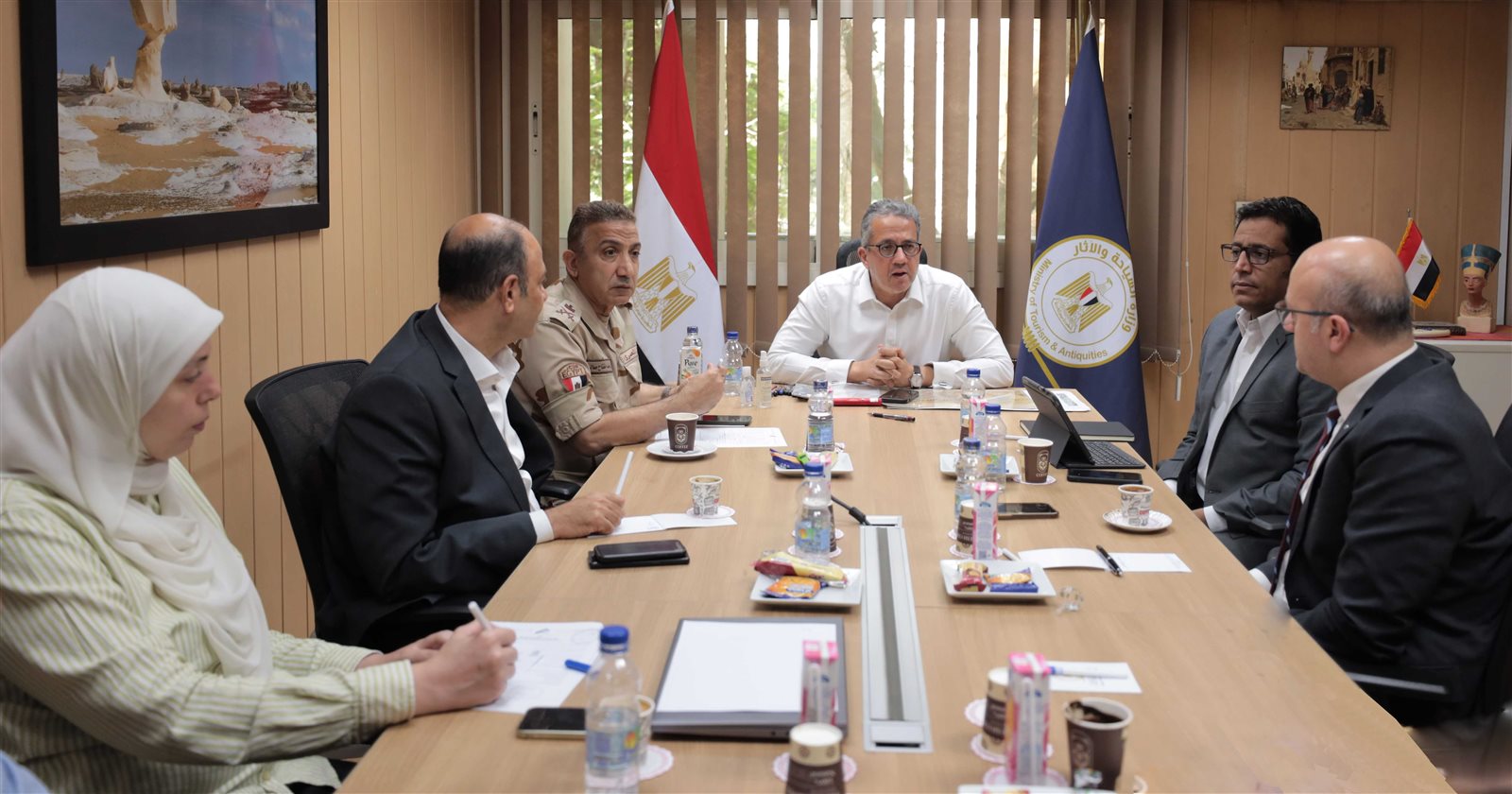 وزير السياحة والآثار 