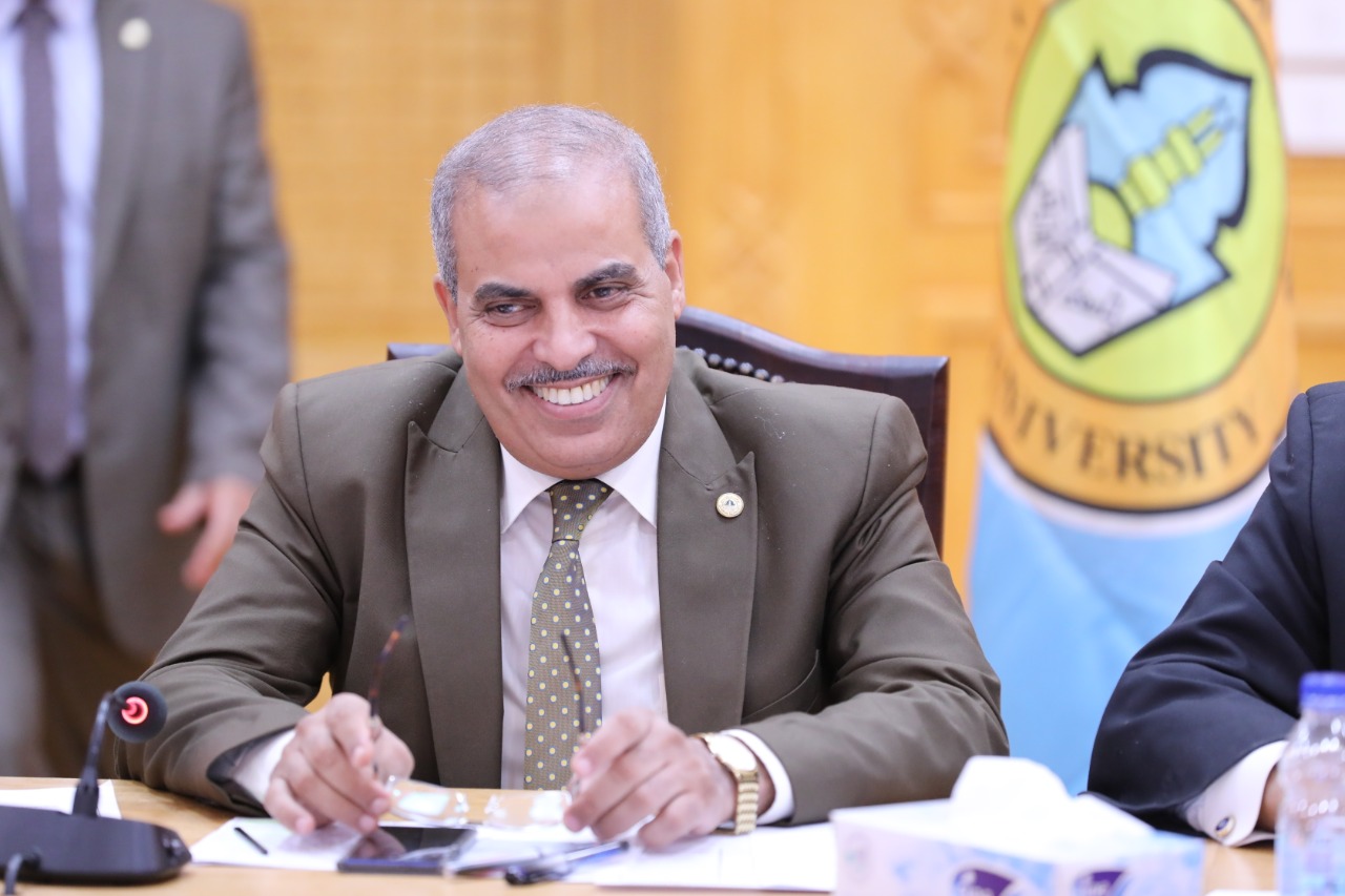 رئيس جامعة الأزهر 