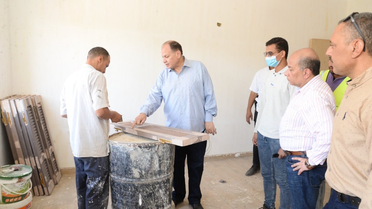 محافظ أسيوط يتفقد أعمال مشروعات حياة كريمة بمركز منفلوط 