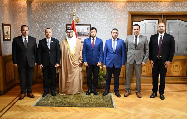 وزير الشباب والرياضة يلتقي رئيس البرلمان العربي