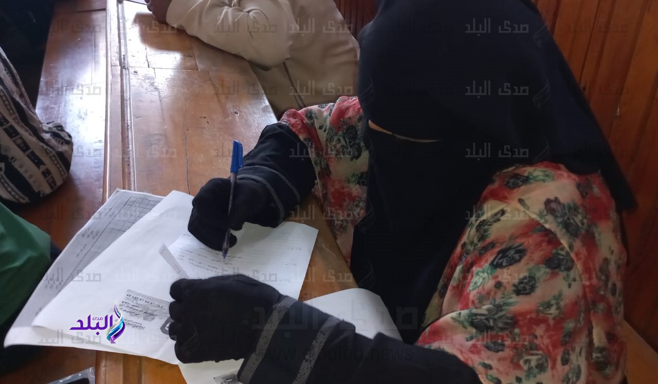 الامتحانات الفورية لمحو الأمية بتربية عين شمس