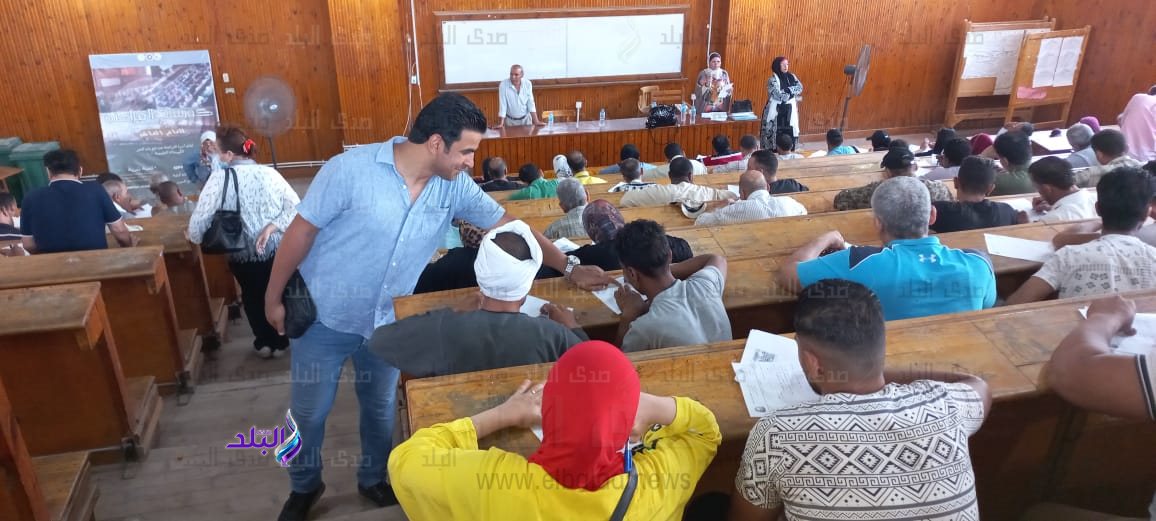 الامتحانات الفورية لمحو الأمية بتربية عين شمس