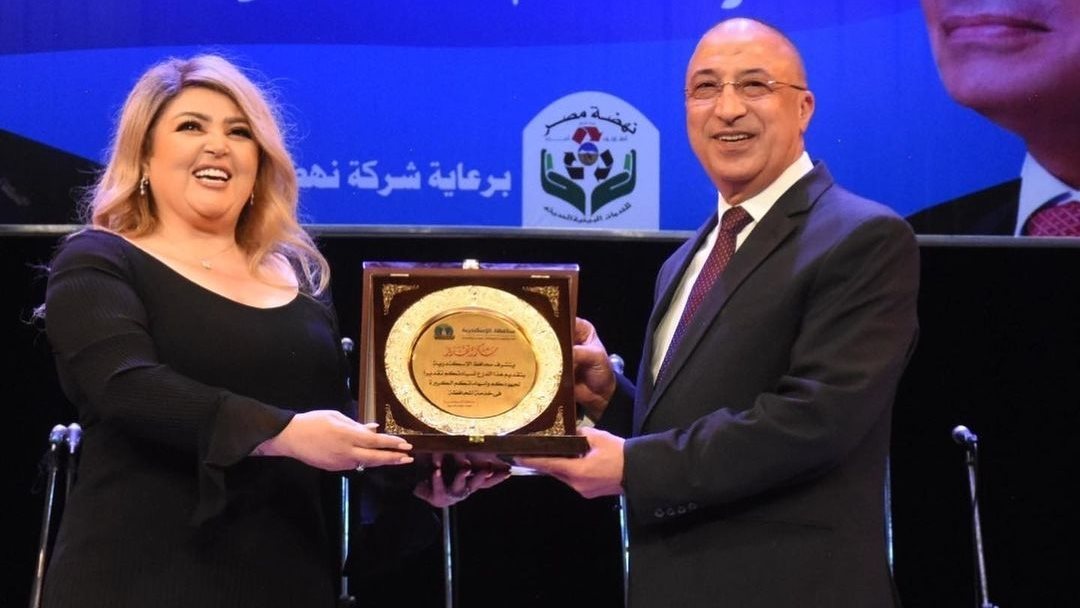 محافظ الاسكندرية ومها احمد 