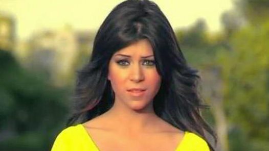 جوليا الشهيرة ب_ "بوبي"