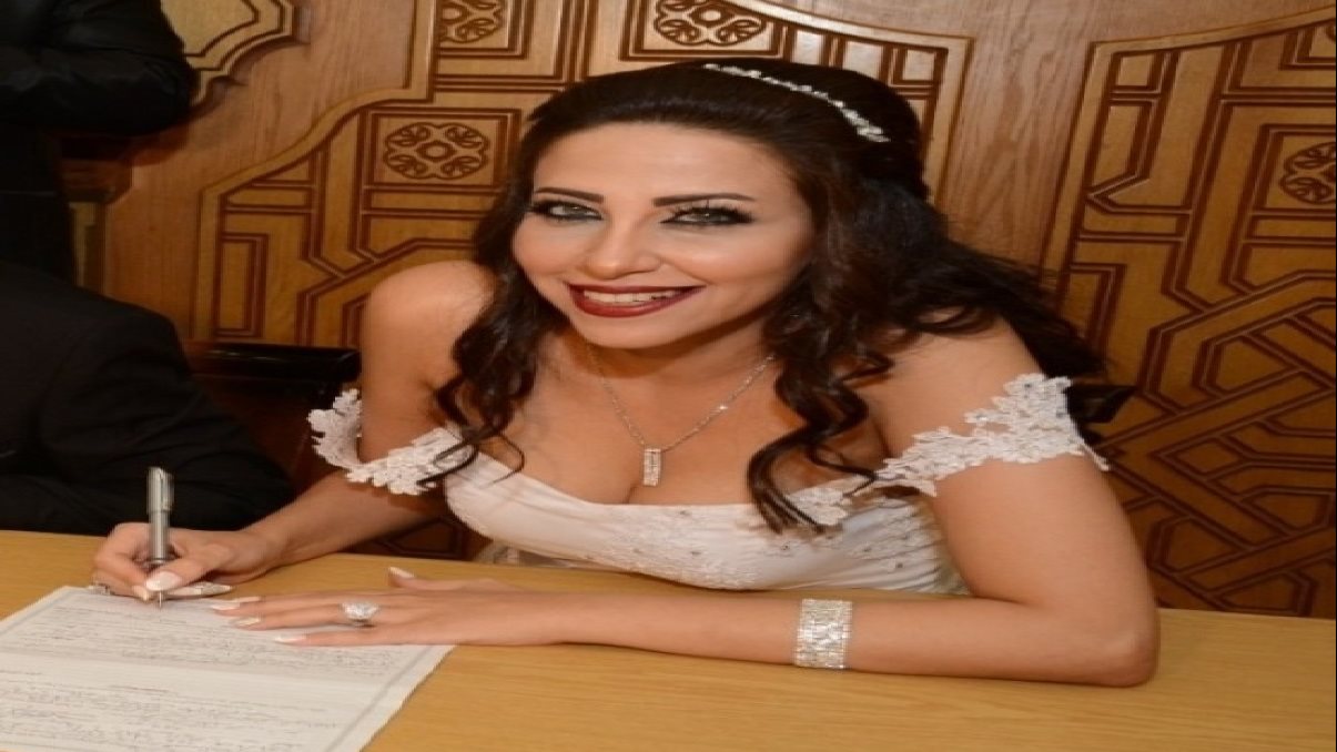 الفنانة ياسمين جمال