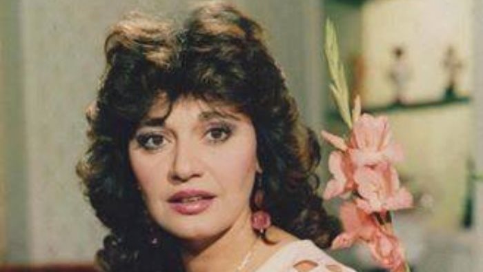 الفنانة مديحة كامل 