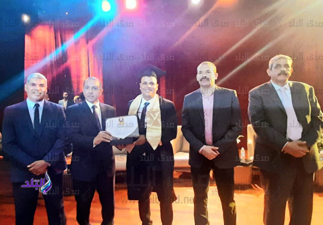 حفلاً لتخريج طلاب جامعة حلوان 