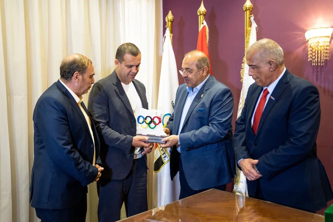 حطب ورئيس اتحاد الملاكمة 