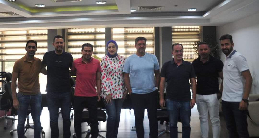 فيترويا ومسئولو اتحاد الكرة 