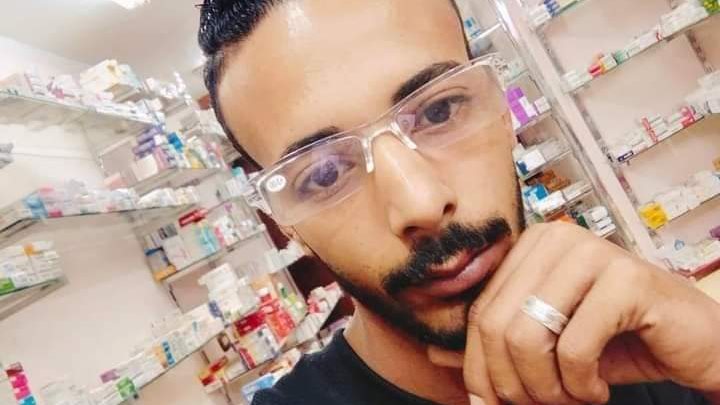 كرم ضحية بالوعة صرف صحي 