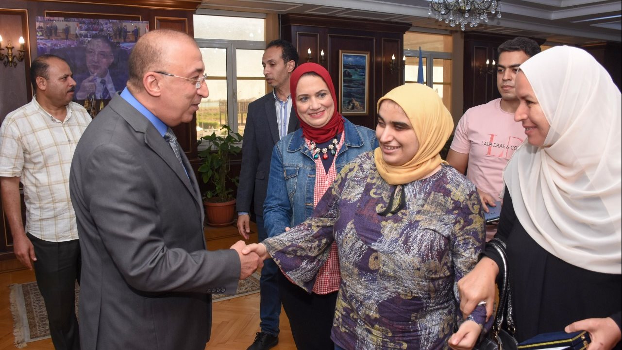 محافظ الإسكندرية يستقبل أوائل الثانوية العامة 