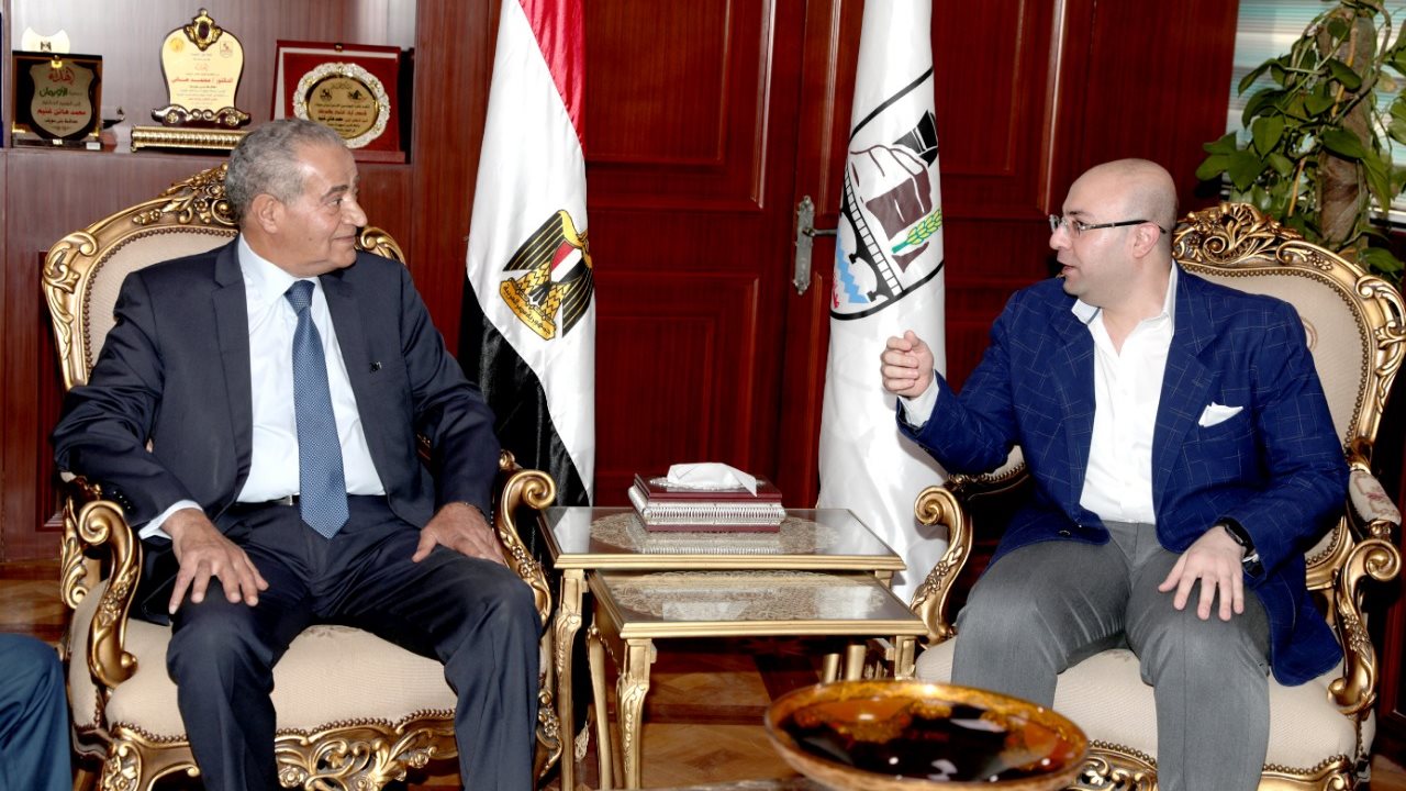 محافظ بني سويف ووزير التموين