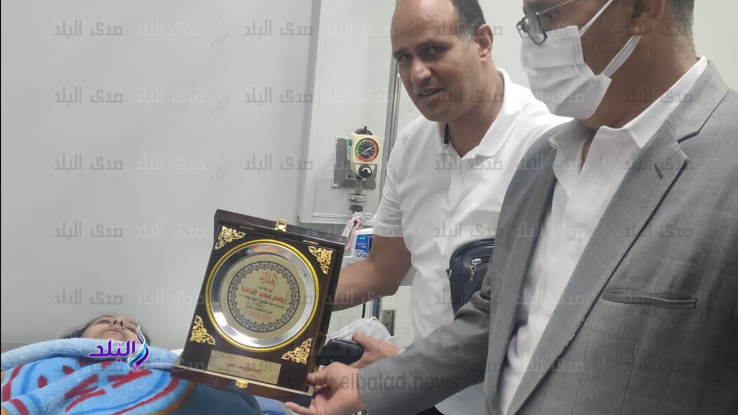 اثناء تكريم الطالبة