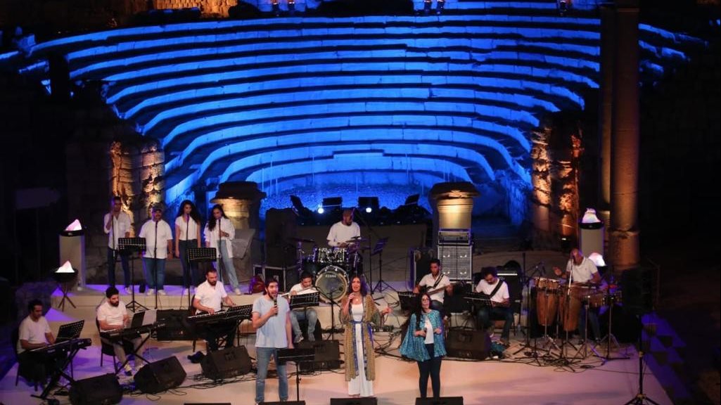 ابناء طارق طرقان يستعيدون ذكريات الطفولة بالاسكندرية 