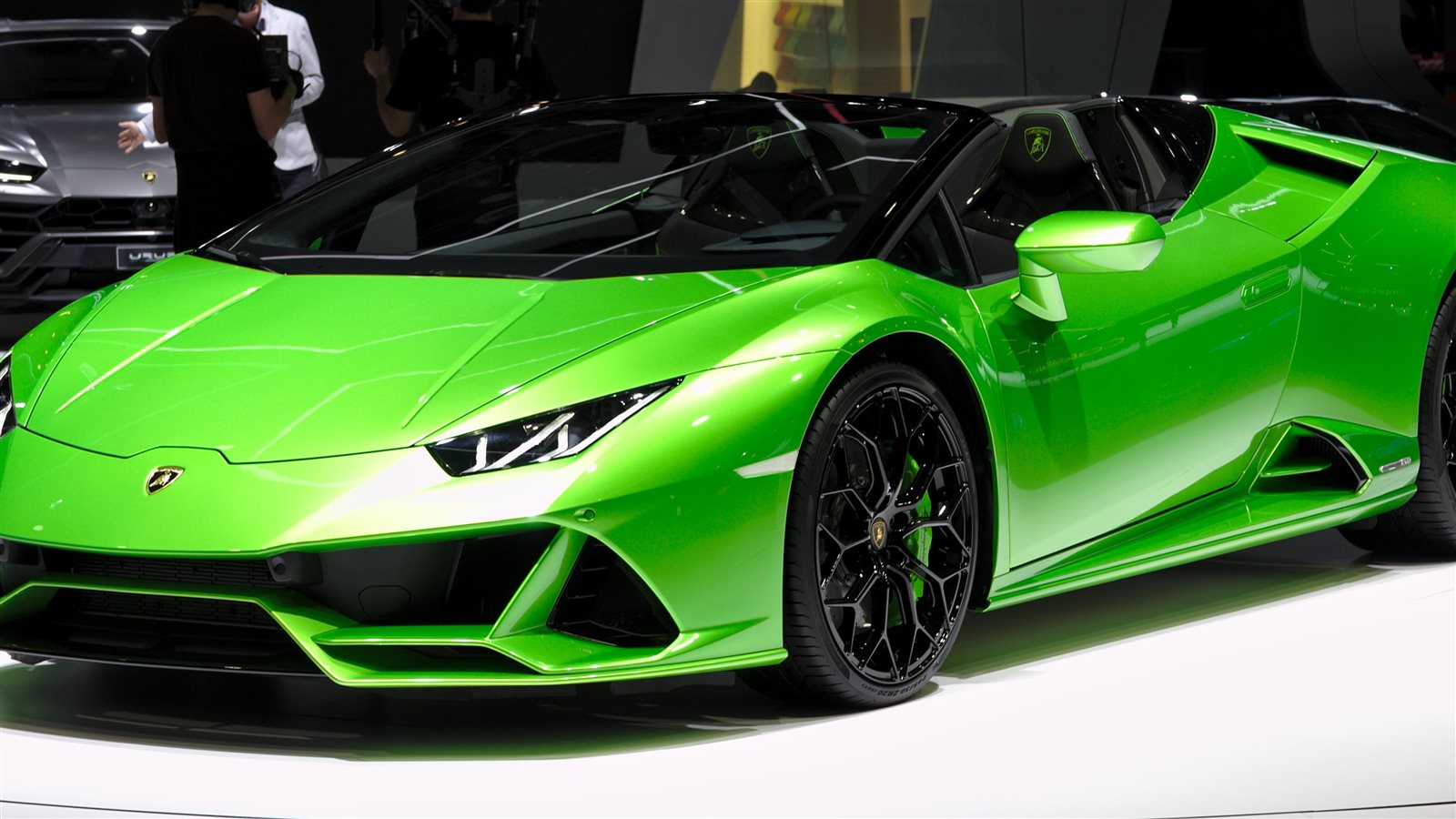 سيارات بوجه غاضب