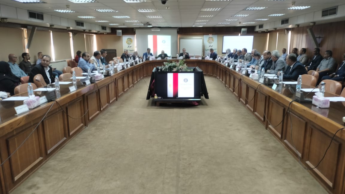 ورشة عمل للعاملين بالمحليات